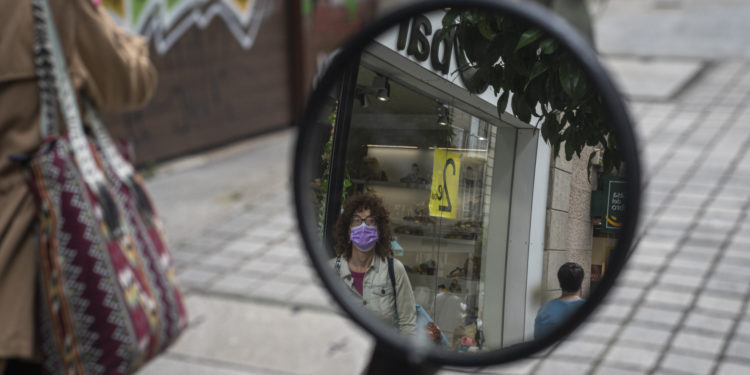 Galicia mantiene las ucis controladas pero la incidencia aumenta a mayor ritmo que el resto de España