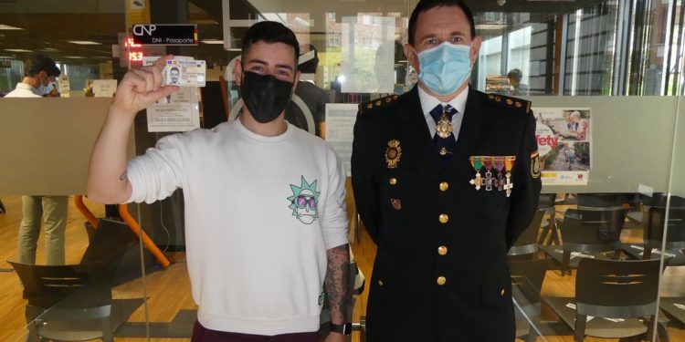 La Comisaría de Vigo ya expide el nuevo DNI 4.0 en gallego