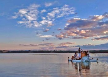 El Pedalopiano, espectáculo musical flotante con taquilla voluntaria, llega a Galicia