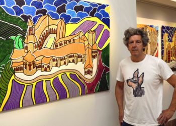 El color curvilíneo del pintor cangués Raúl Velloso se expone en Santiago