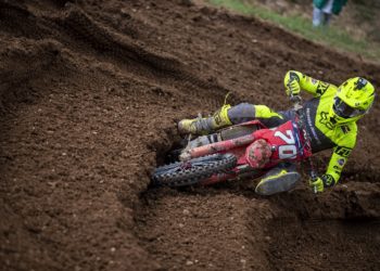 El piloto vigués Rubén Fernández busca en Holanda recuperar el liderato del Mundial de MX2