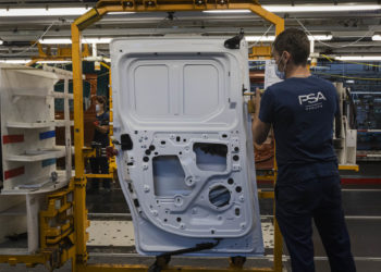 Galicia apoya a Stellantis Vigo como candidata a la fábrica de baterías de coche