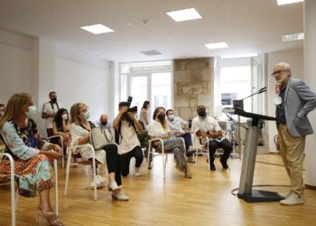 O balonmán rende unha homenaxe sorpresa a Fran Teixeira