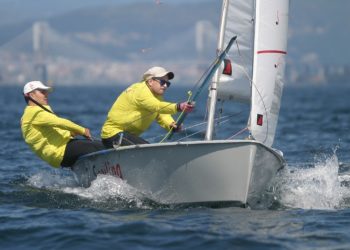 La flota viguesa aprieta a Zampacavallo