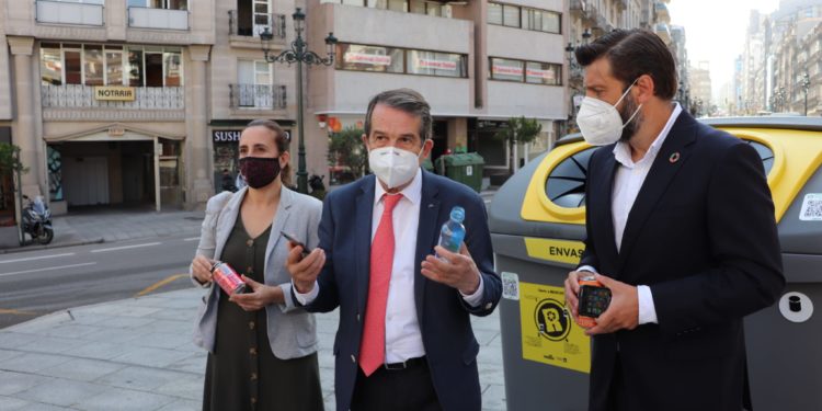 Utilizar el contenedor amarillo tendrá premio en Vigo