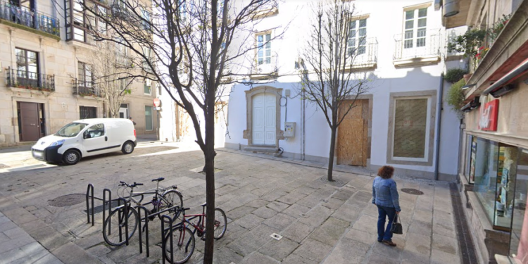 Dos policías de Vigo, ‘niñeros’ por unas horas