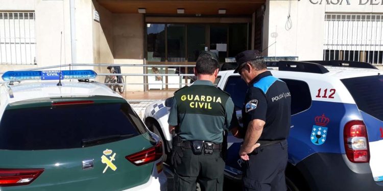 Un hombre fallece en Bueu al caer al mar con su coche