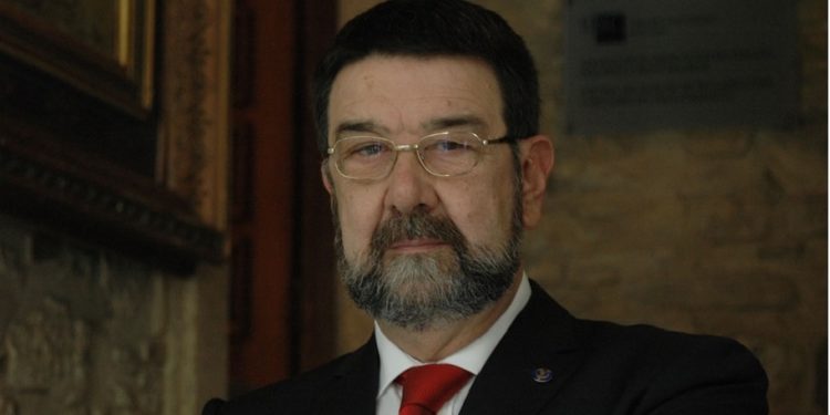 Juan Gestal: «Los jóvenes ya no aguantan más, debemos priorizar su vacunación»