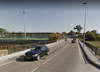 Un conductor ebrio suelta un puñetazo a un policía de Vigo tras intentar fugarse