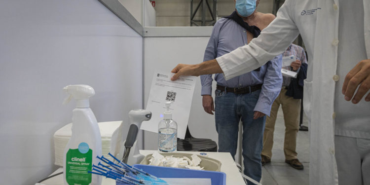 Galicia ya tiene seis concellos con inmunidad de grupo tras dispensar casi 3 millones de dosis