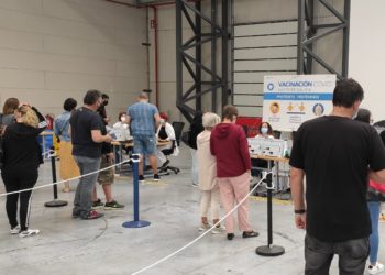 Sanidade cita a 32.000 personas para vacunarse la próxima semana en el Ifevi