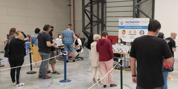 Sanidade cita a 32.000 personas para vacunarse la próxima semana en el Ifevi