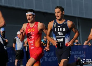 El vigués Serrat escala en el «top ten» mundial del triatlón: «Estoy muy contento»