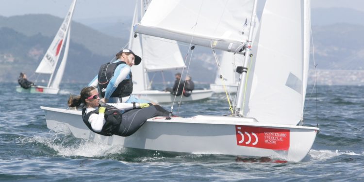 Bermúdez y Pumariega resisten al frente de la flota de Snipe en Vigo