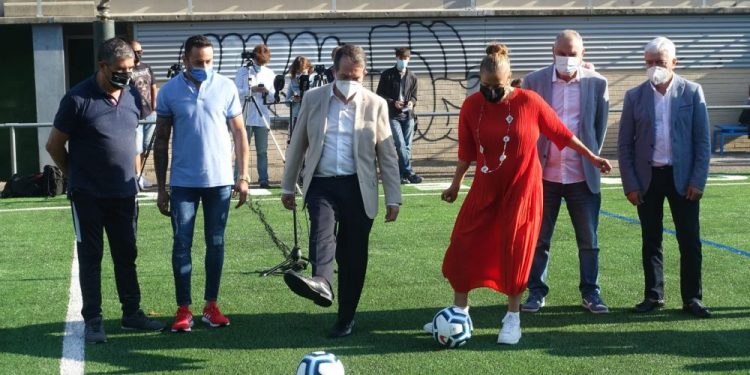 Inaugurada a reforma do campo de fútbol de A Guía tras un investimento de 340.000 euros
