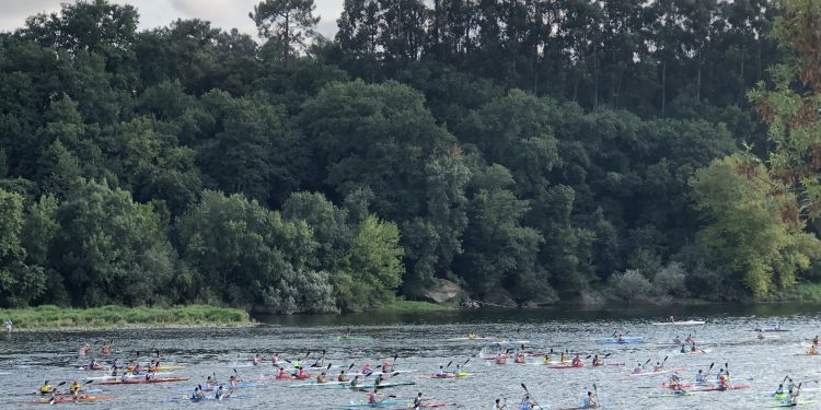 Castañón y Becerro reinan en las bodas de oro del Descenso del Miño