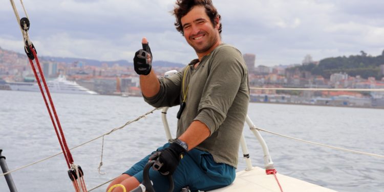 El regatista Diego Hervella presenta en Vigo su proyecto para la regata trasatlántica en solitario más dura