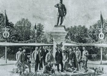 Vigo levanta o monumento a Méndez Núñez e descobre a placa na súa casa natal