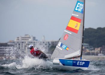 Baiona reconoce a Joan Cardona como mejor regatista olímpico