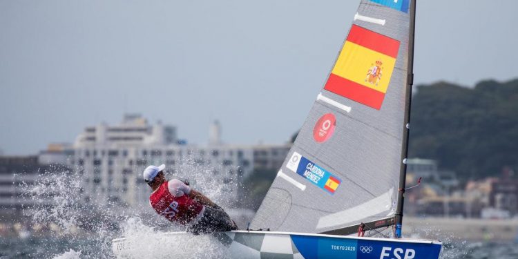 Baiona reconoce a Joan Cardona como mejor regatista olímpico