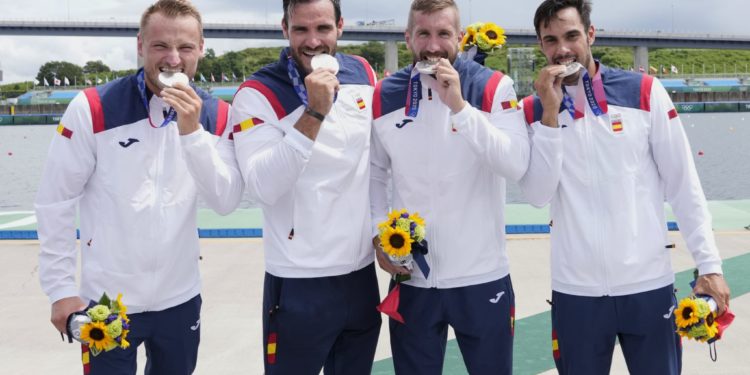 El piragüismo español se cuelga la plata olímpica y da a Galicia su quinta medalla