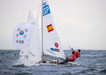 Nico acaricia la medalla; la Medal se ceba con Tamara y López Marra