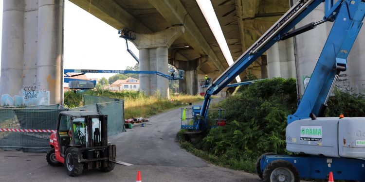 Fomento tiene previsto acabar el refuerzo del viaducto de la VG-20 en Vigo en otoño
