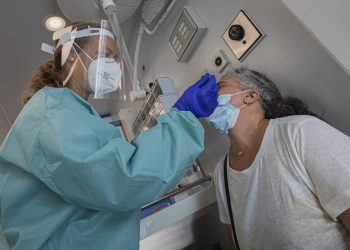 Cuatro concellos del área de Vigo logran situar su incidencia por debajo de 250