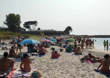 Vigo se lanza a la playa en el día de más calor del año