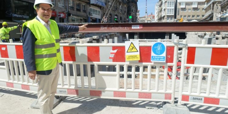 Vigas de 18 metros y 163 toneladas para la Porta do Sol