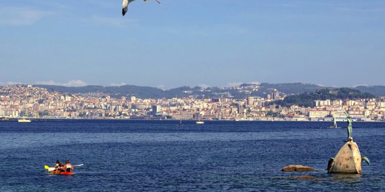 La incidencia cae con fuerza en Vigo, Redondela y Cangas pero sigue en niveles altos