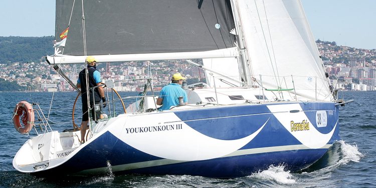 El «Youkounkoun III» se lleva el primer acto de la Regata Costa da Vela NB21 en A Dos