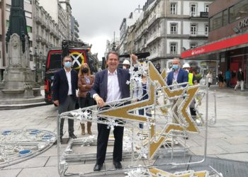 La Navidad empieza a brotar en Vigo con 11 millones de luces LED y un muñeco de nieve más alto