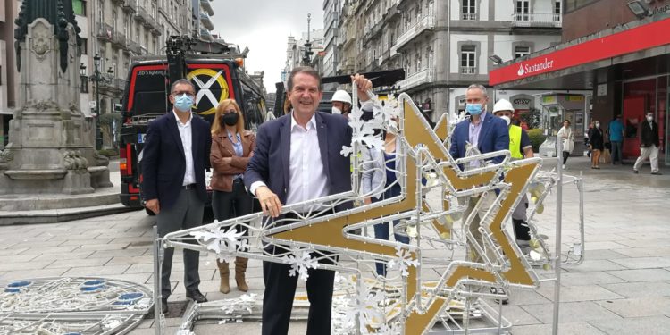La Navidad empieza a brotar en Vigo con 11 millones de luces LED y un muñeco de nieve más alto