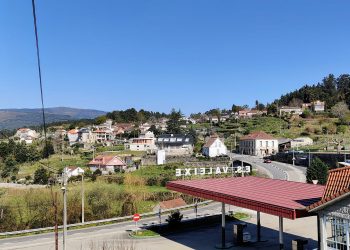 Vecinos en los extremos: A Cañiza roza los 1.000 casos de incidencia mientras Covelo está a cero