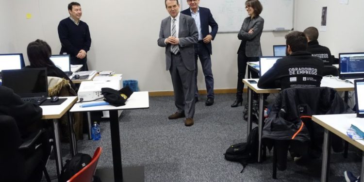 Aberto o prazo para as axudas municipais á contratación e á creación de empresas