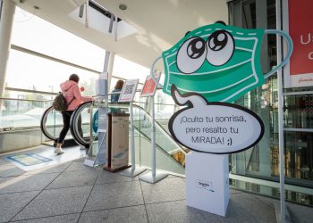 El área sanitaria de Vigo baja de los 3.000 casos activos un mes después