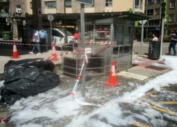 Cientos de pisos sin luz y daños en un quiosco de Vigo por un incendio en un transformador