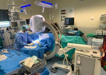 El Álvaro Cunqueiro y el Meixoeiro incorporan dos nuevos equipos radioquirúrgicos