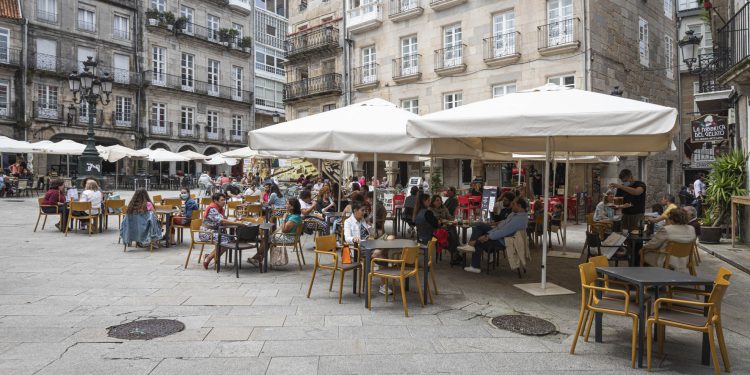 Galicia incrementa los aforos disponibles en la hostelería y el ocio nocturno