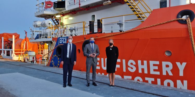 Almuiña considera «irrenunciable» el tren a Bouzas