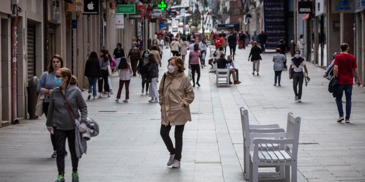 El área sanitaria de Vigo baja de los 300 casos activos y Povisa se vacía de Covid-19