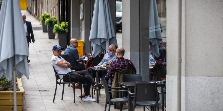 Sanidade iniciará en octubre las inspecciones del nuevo plan de hostelería segura