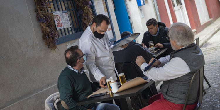 La transmisión de la Covid-19 cae en Vigo, Redondela y Cangas pero repunta en Nigrán
