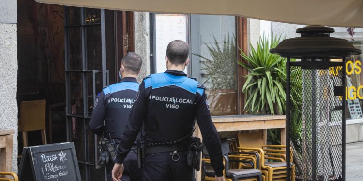 Inspectores de salud pública diseñarán un plan para vigilar a la hostelería en Galicia