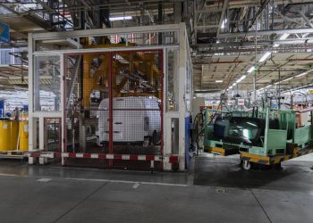 Stellantis Vigo vuelve a suspender la actividad en el sistema 2