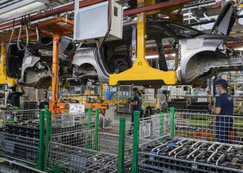 Stellantis Vigo suspende de forma indefinida el turno de fin de semana en el sistema 2