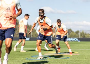 Coudet acumula problemas en defensa por lesión y coronavirus