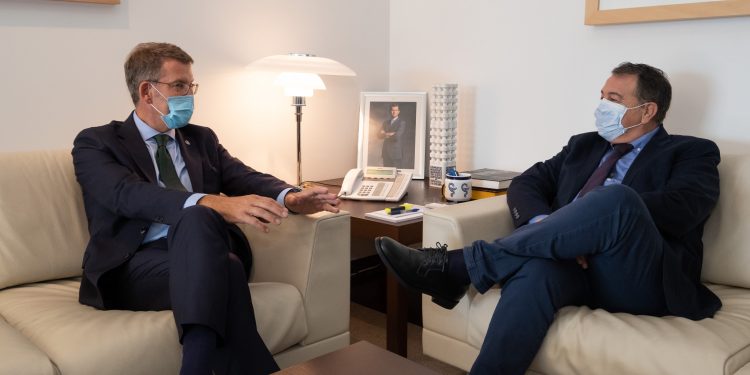 Xunta y Stellantis analizan el reparto de fondos europeos para la automoción gallega