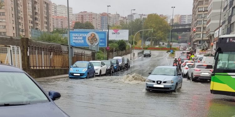Alcantarillas de Areal desbordadas por la lluvia